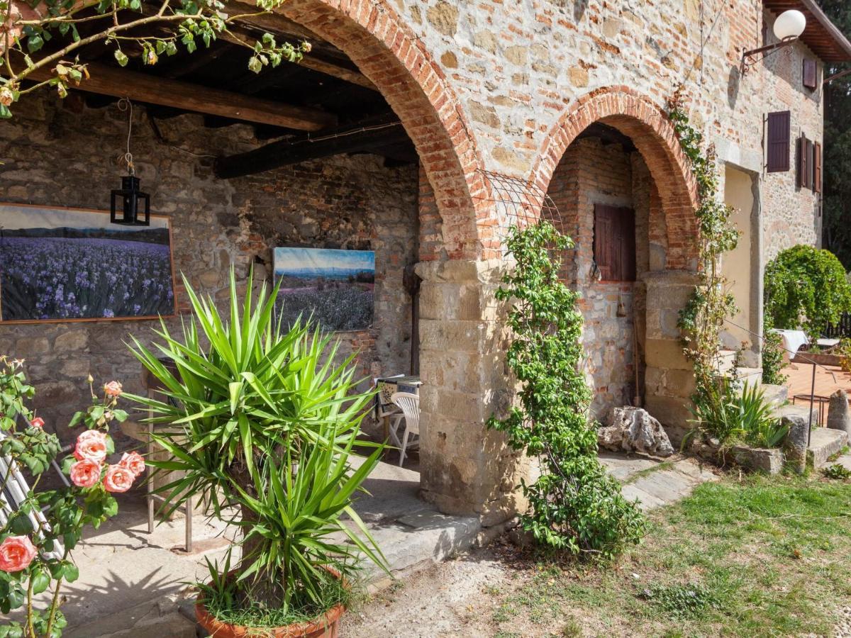 Belvilla By Oyo Flat In Farmhouse With Pool Pian di Scò Dış mekan fotoğraf