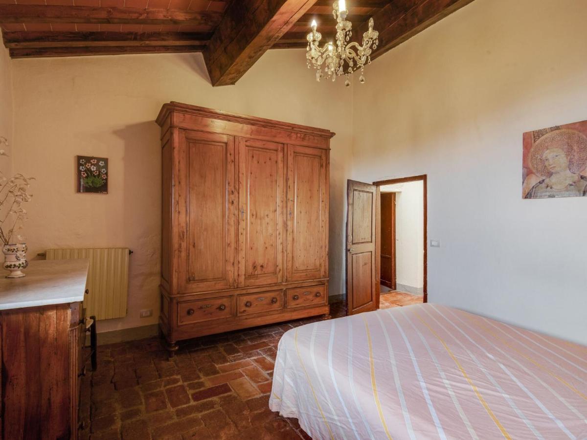 Belvilla By Oyo Flat In Farmhouse With Pool Pian di Scò Dış mekan fotoğraf